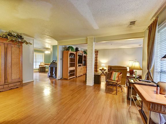 3rd image of 112 Bellingrath St