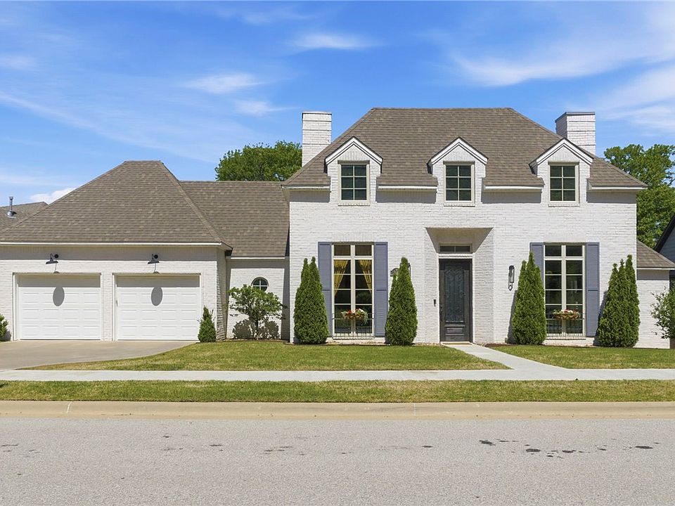 1st image of 341 N Ainsley Loop