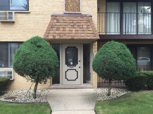 1st image of 3821 N Narragansett Ave APT 2E