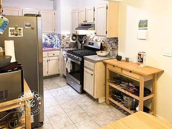 5th image of 107 Suydam St #1
