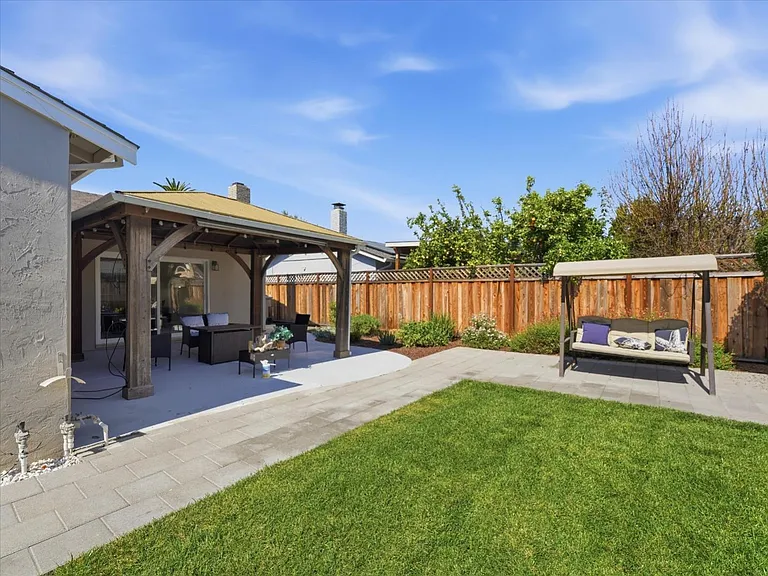 5711 Hillbright Cir — Photo 14