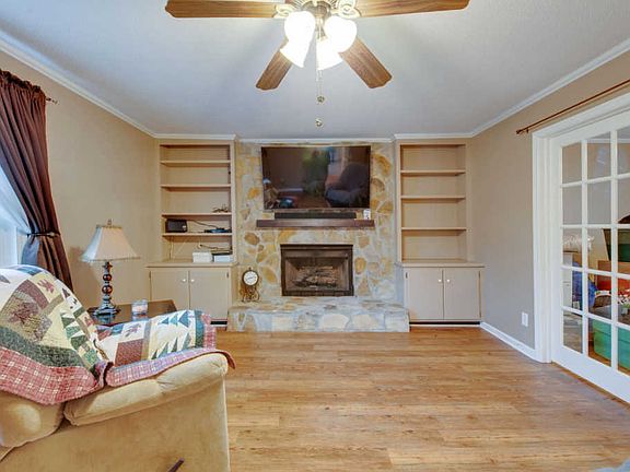 5th image of 9319 Berkshire Cir