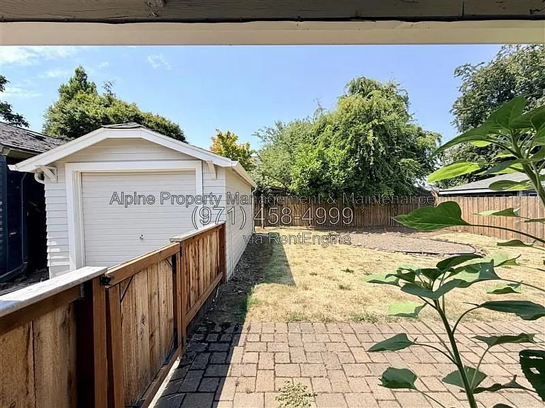 6425 N Curtis Ave — Photo 17