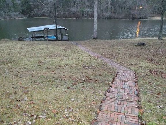 4th image of 458 Clay Banks Dr
