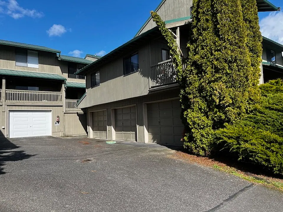 2111 Knox Ave #15