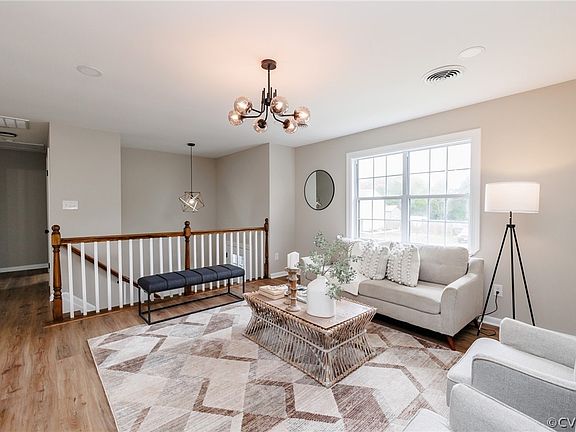 3rd image of 2515 Mandy Ln