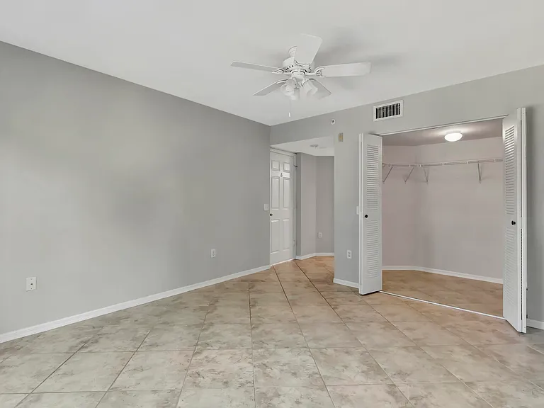 116 Villa Cir #116 — Photo 10