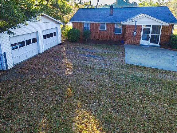 3rd image of 2207 Marett Blvd