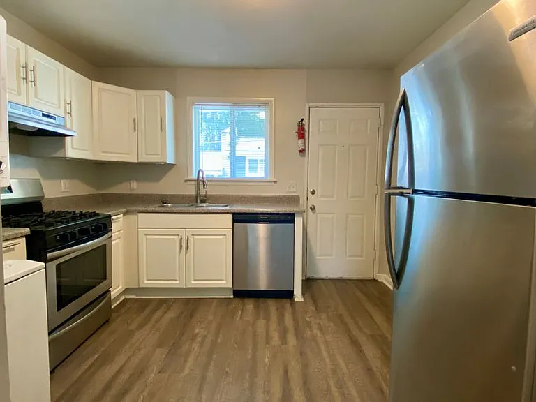 Oak Pointe Apartments — Photo 22