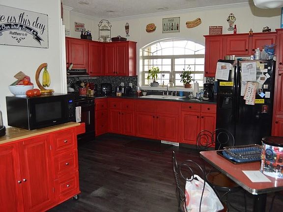 3rd image of 9689 Willis Way