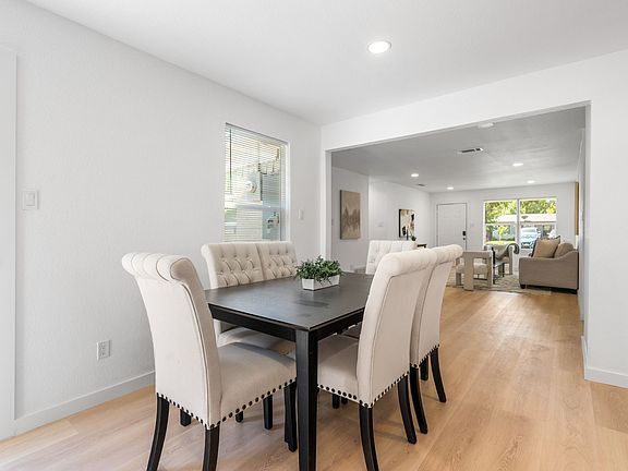 5th image of 4836 Mistletoe Way