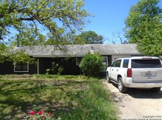 112 Hilltop Dr, Kerrville, TX 78028