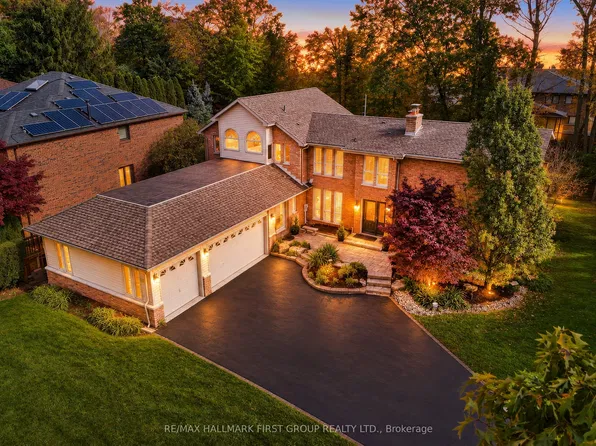 515 Oakwood Dr, Pickering, ON L1W 2M8