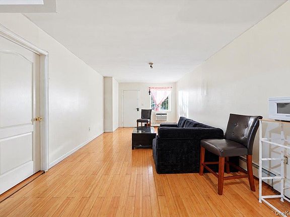 5th image of 2050 Arthur Avenue