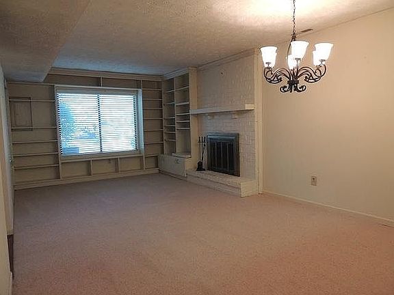 4th image of 500 Laketower Dr Unit 80