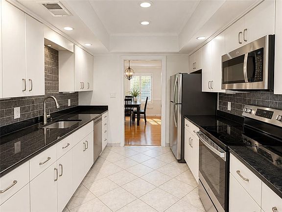 5th image of 60 Ivy Pkwy NE