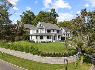 2 Henry Street, Great Neck, NY 11023