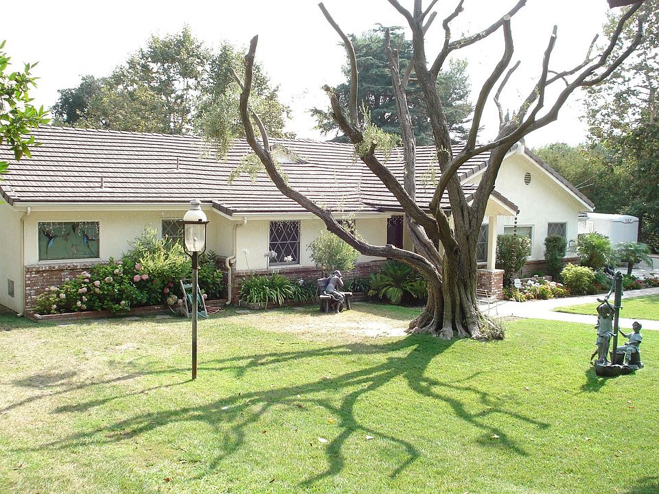 1st image of 15041 Las Tunas Dr