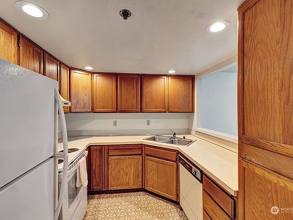 4th image of 15255 Sunwood Boulevard #A32