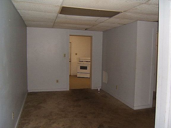 5th image of 1009 W 2nd St