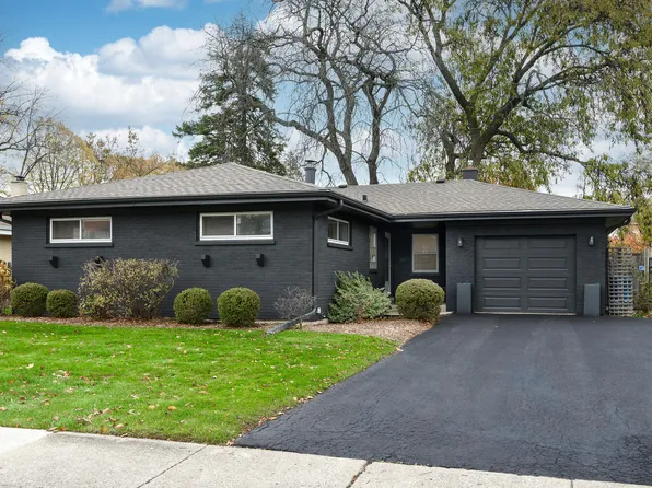 479 S Poplar Ave, Elmhurst, IL 60126