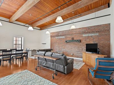 4 Powder Mill Sq #107, Andover, MA, 01810