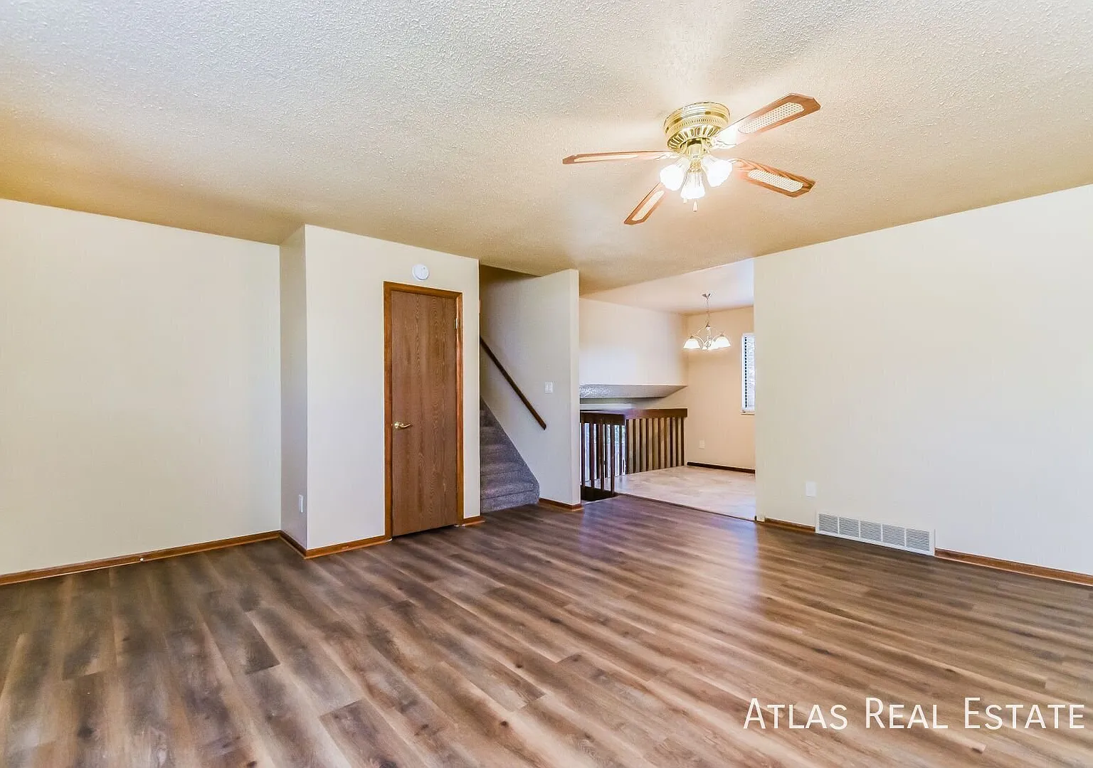 Coming Soon! || Centrally Located 3 Bed 2 Bath Home With Ac!! — Photo 2