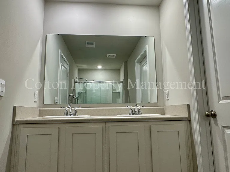 1114 Forest Glen Dr NE — Photo 23