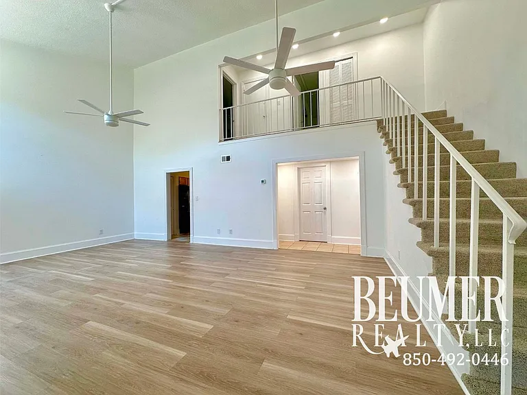 4833 Huron Dr — Photo 2
