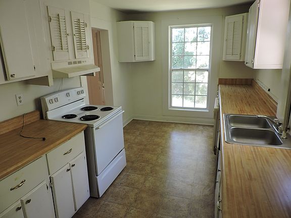 2nd image of 9 Bealle Cir NE