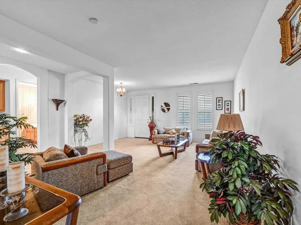 1898 Almagro Ln, Escondido, CA 92026