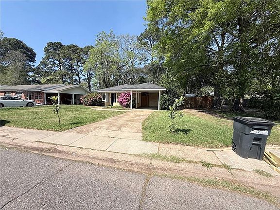 3rd image of 1819 Clover Ln