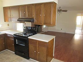 2nd image of 5621 Springwood Dr