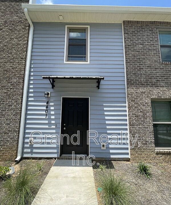 1st image of 4401 Village Oak Ln