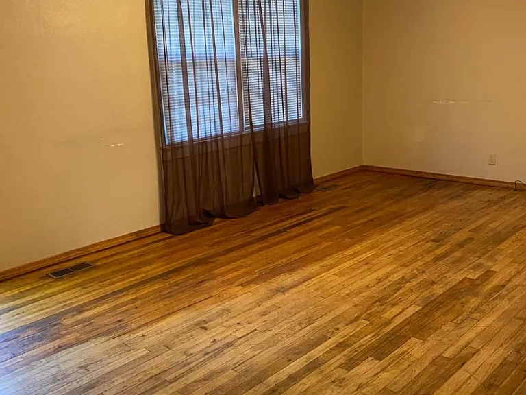 1220 Richard Ave — Photo 2