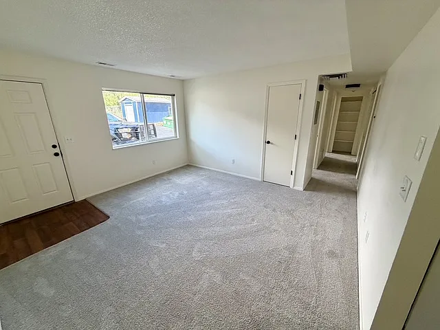 963 Iowa Ave #B — Photo 12