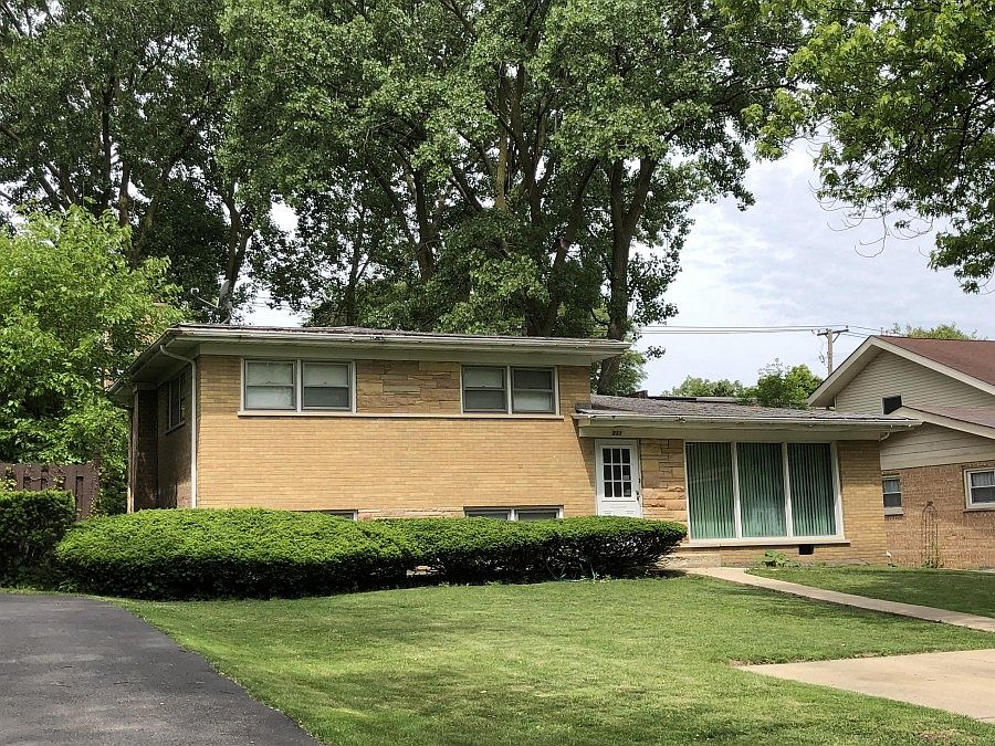 1st image of 211 Sunset Dr