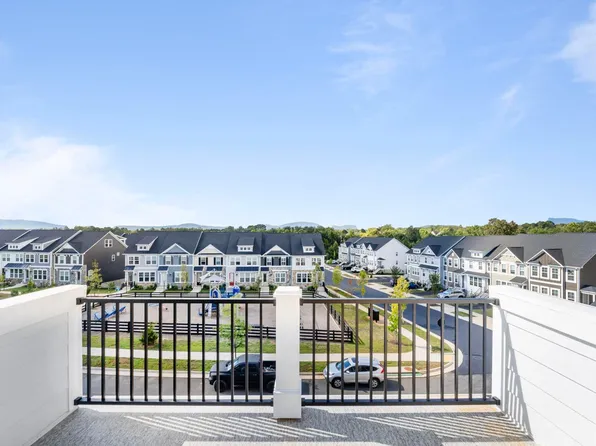 782 Park Ridge Dr, Crozet, VA 22932