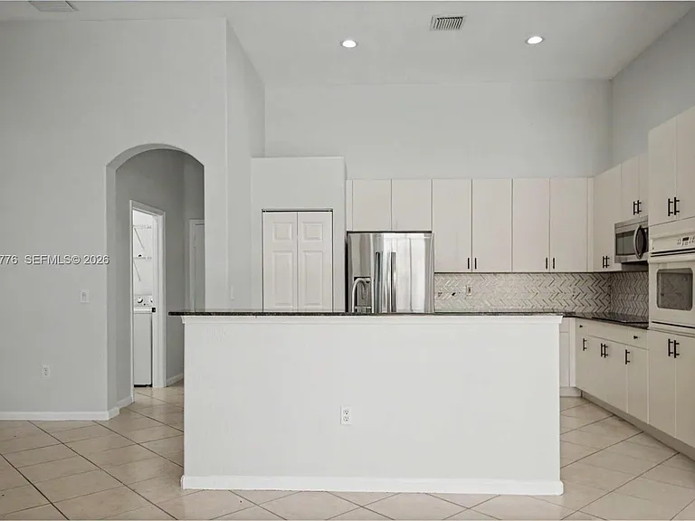 15957 SW 16th St — Photo 8