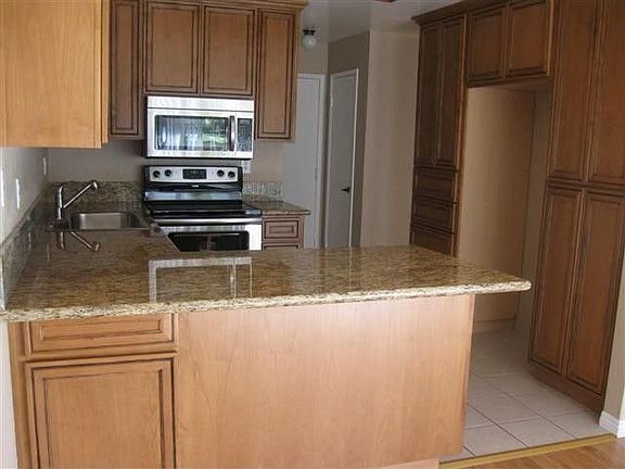 5th image of 2331 Royal Ann Dr