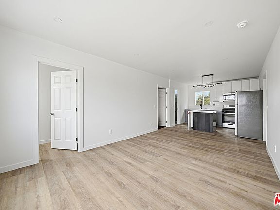 2nd image of 3020 W 12th St #3026