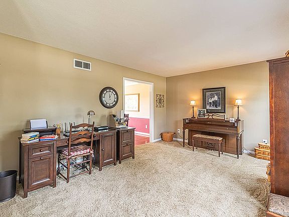 5th image of 6495 Justess Ln