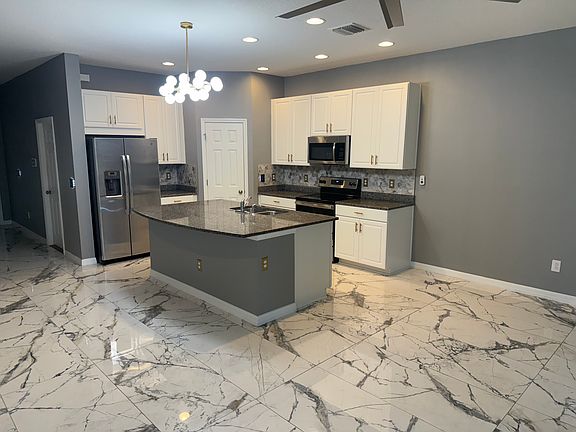 3rd image of 7012 Grand Elm Dr