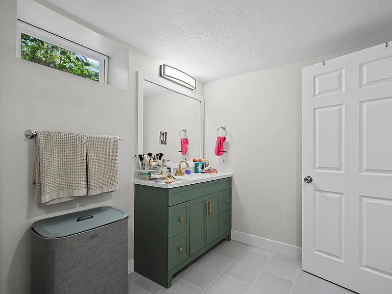 3240 Oneida St — Photo 13
