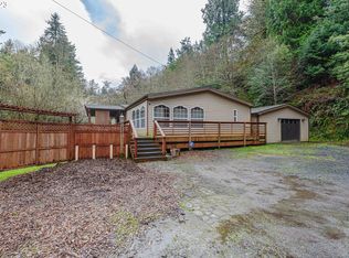 925 E 3rd St, Coquille, OR 97423