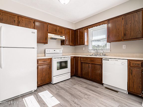 5th image of 1530 Amber Ct