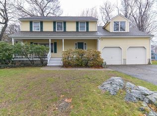4 Bugli Ln, Wakefield, MA 01880
