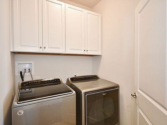 4th image of 192 Bucktail Dr