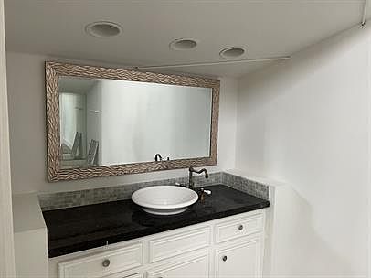 4th image of 5017 Cornish St #303
