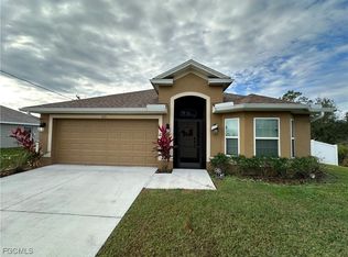 573 Windermere Dr, Lehigh Acres, FL 33972
